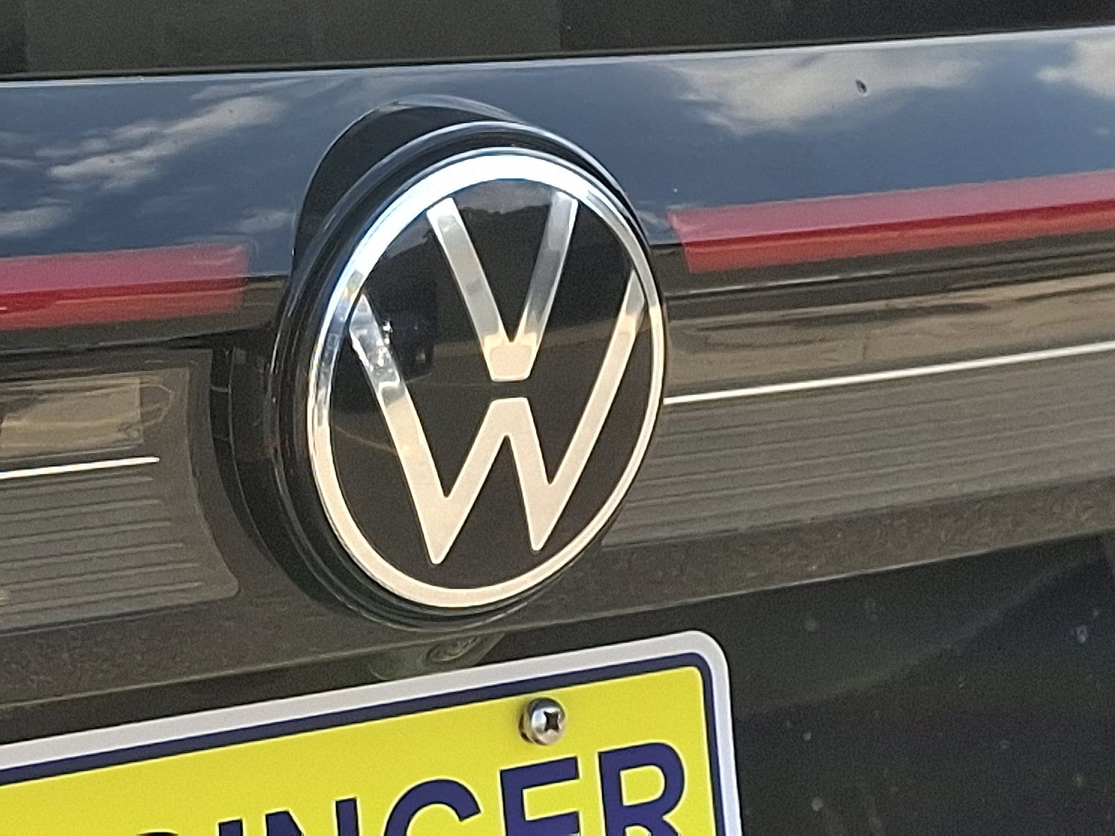 2025 Volkswagen Taos SE - Photo 15