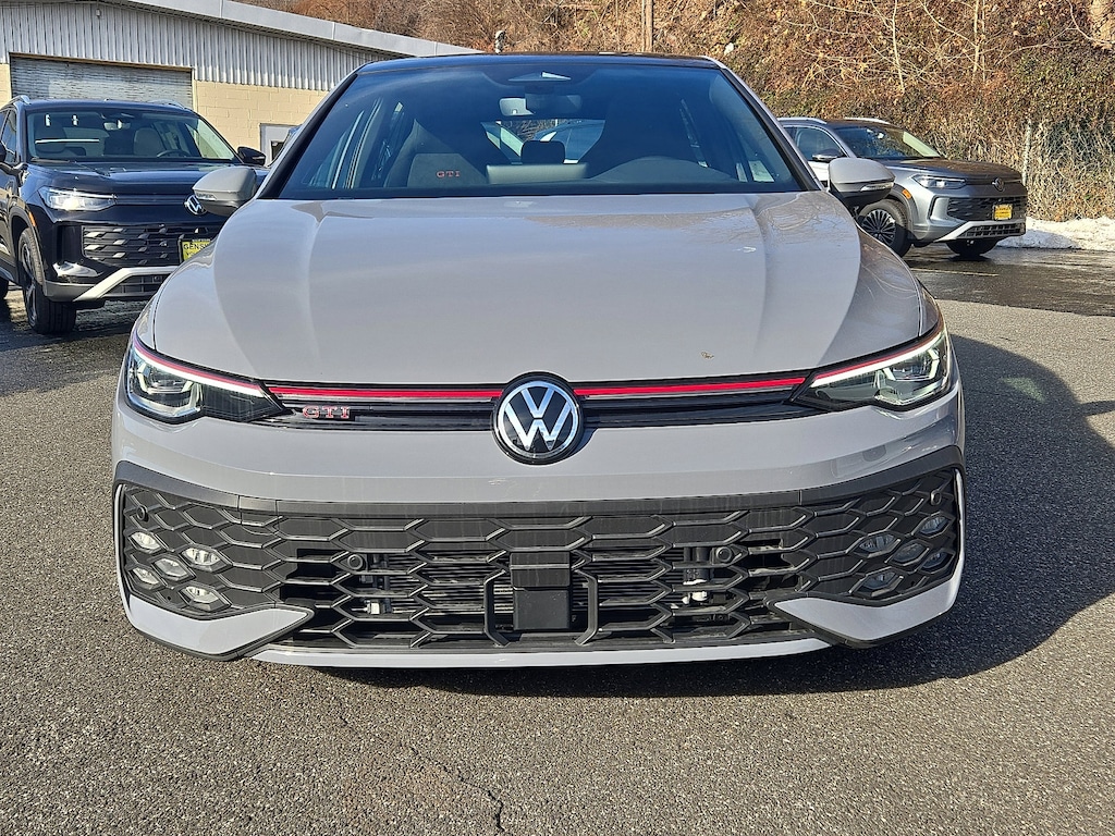 New 2026 Volkswagen Golf GTI SE 2.0T SE DSG