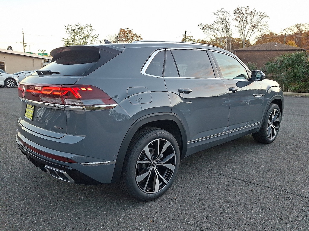 New 2026 Volkswagen Atlas Cross Sport 2.0T SEL Premium R-Line 2.0T SEL Premium R-Line 4MOTION