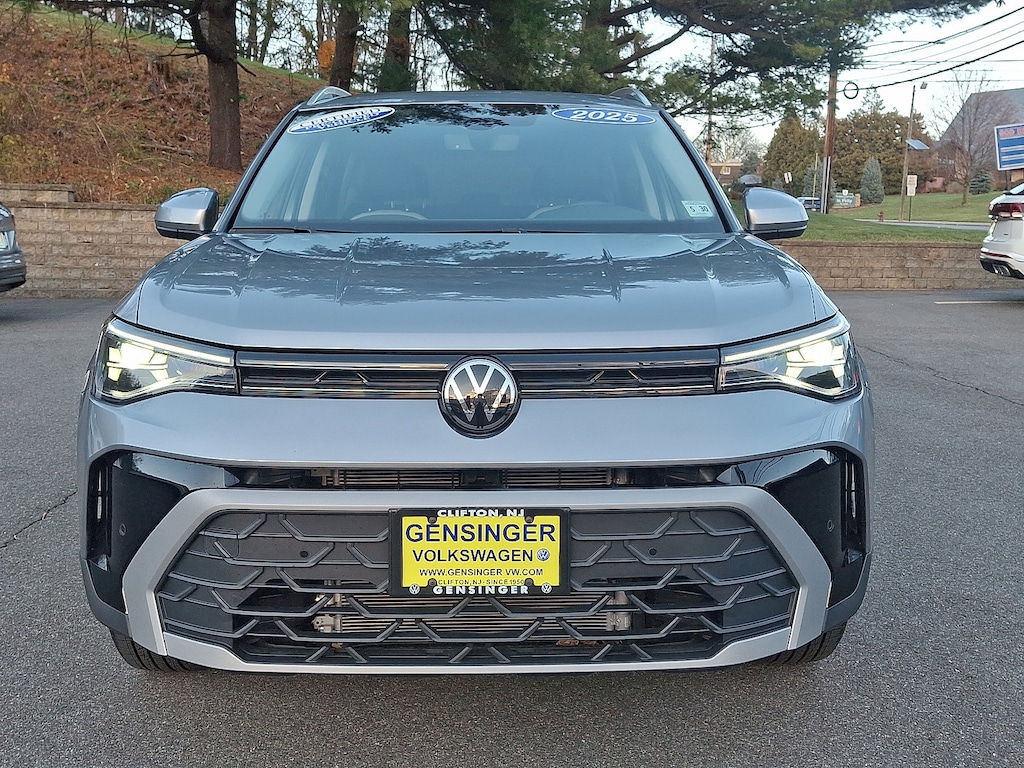 Certified 2025 Volkswagen Taos SE SE 4MOTION