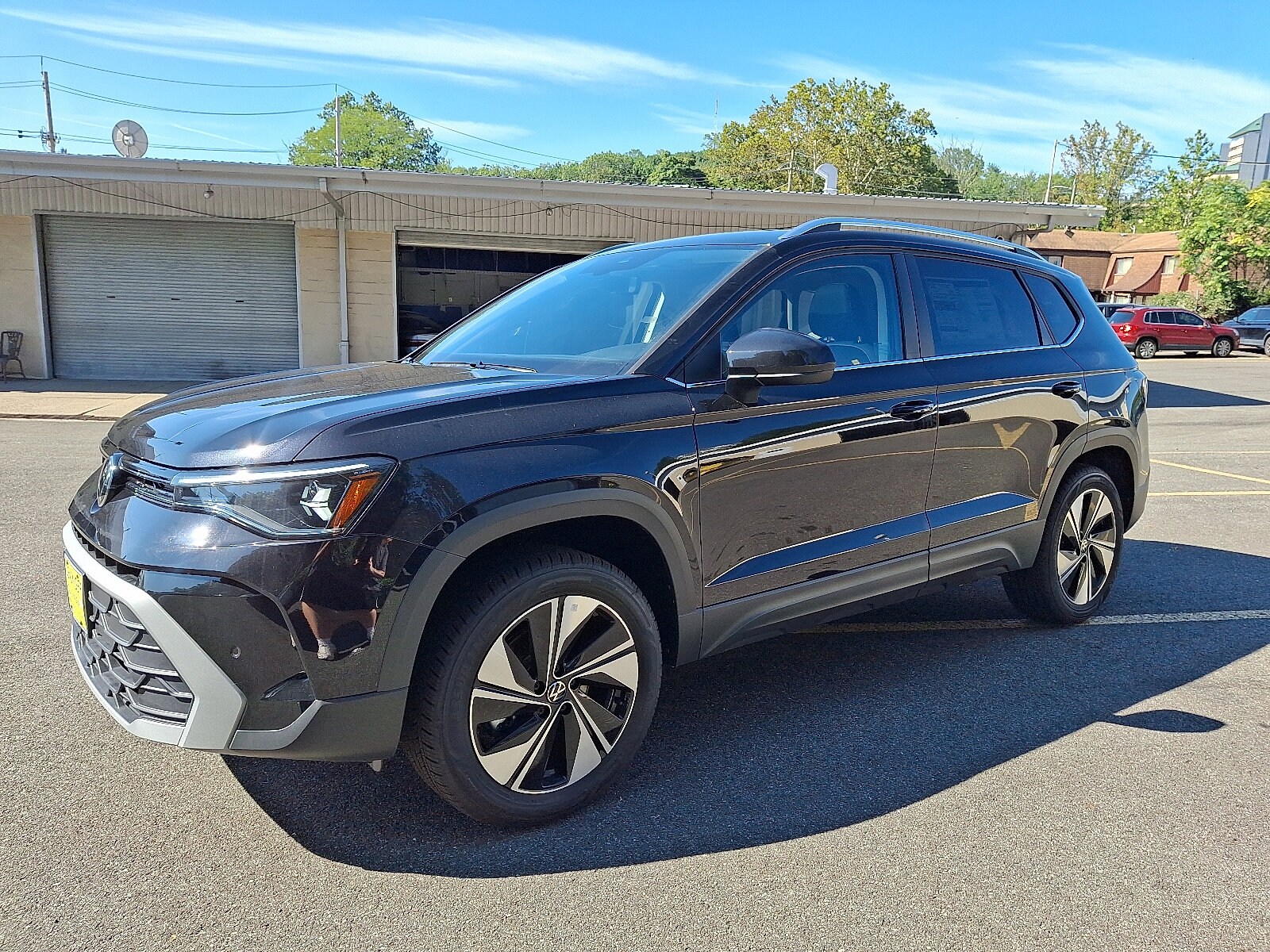 2025 Volkswagen Taos SE photo 2