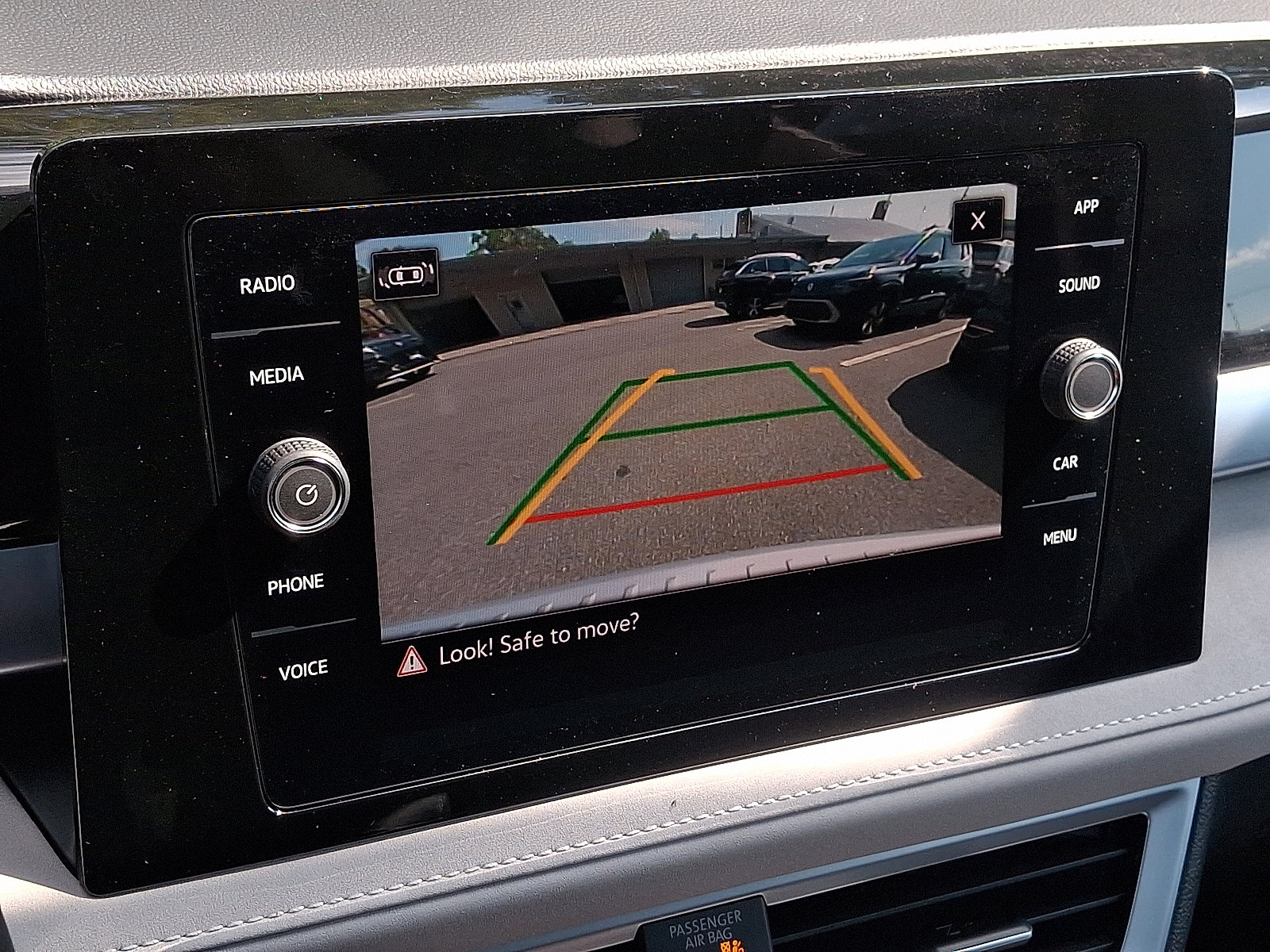 2025 Volkswagen Taos SE - Photo 12