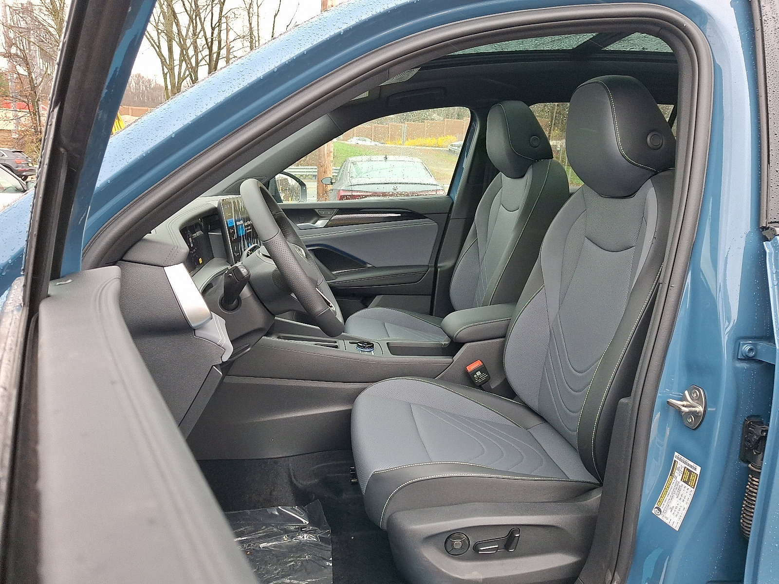 2026 Volkswagen Tiguan SE R-LINE BLACK - Photo 9