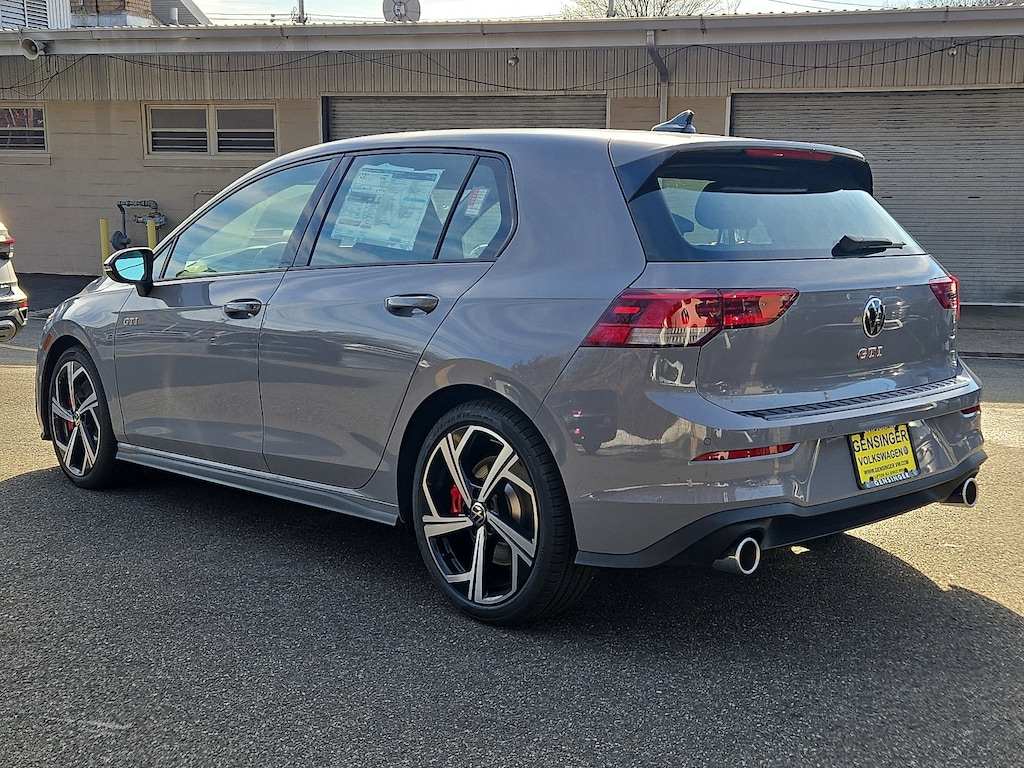 New 2026 Volkswagen Golf GTI SE 2.0T SE DSG