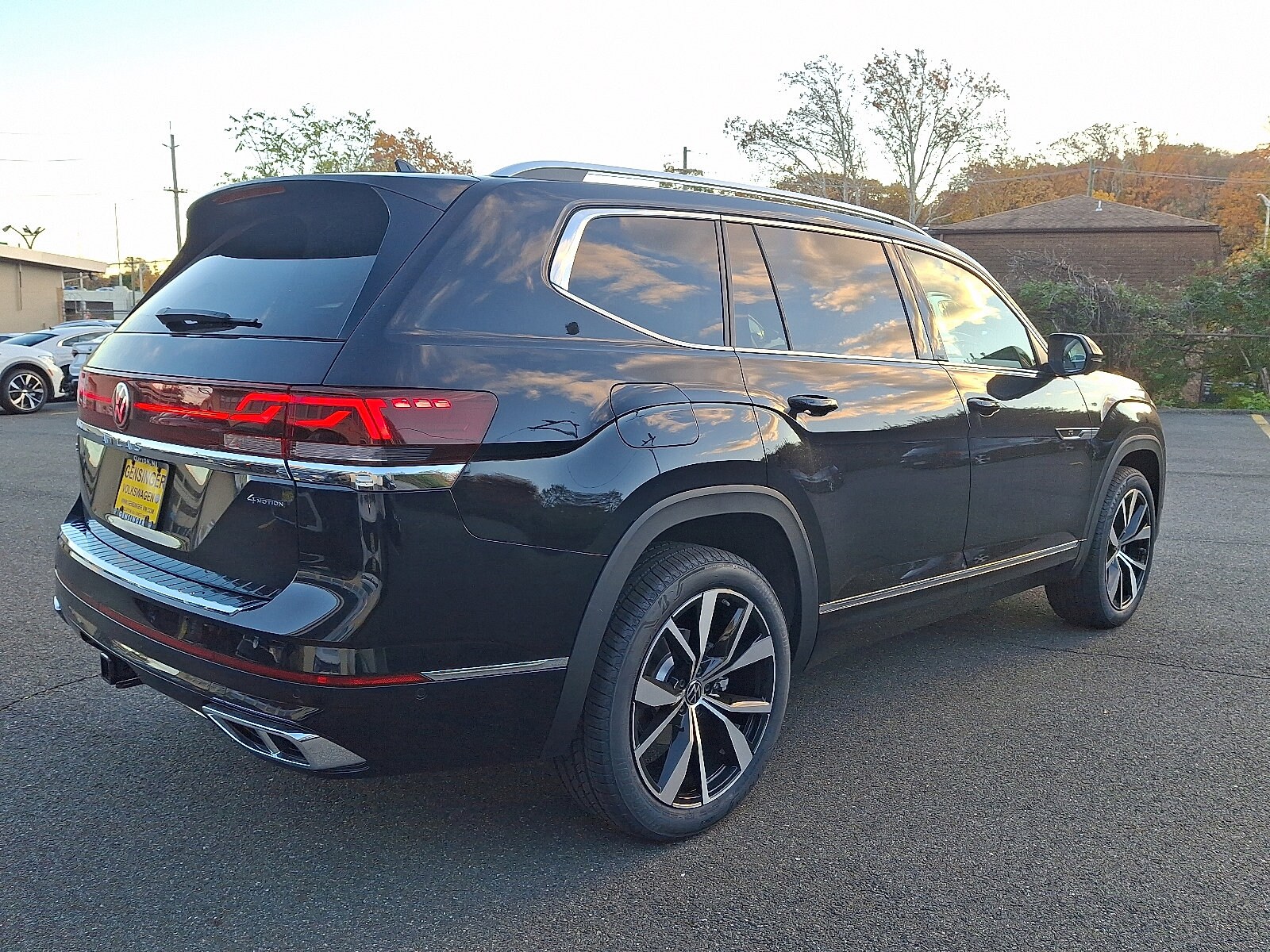 2026 Volkswagen Atlas SEL Premium R-Line photo 4