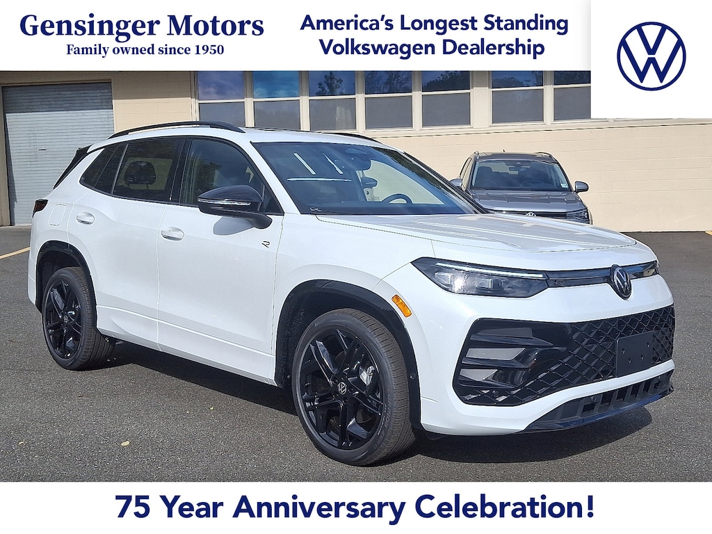 New 2025 Volkswagen Tiguan SE R-Line Black 2.0T SE R-Line Black 4MOTION