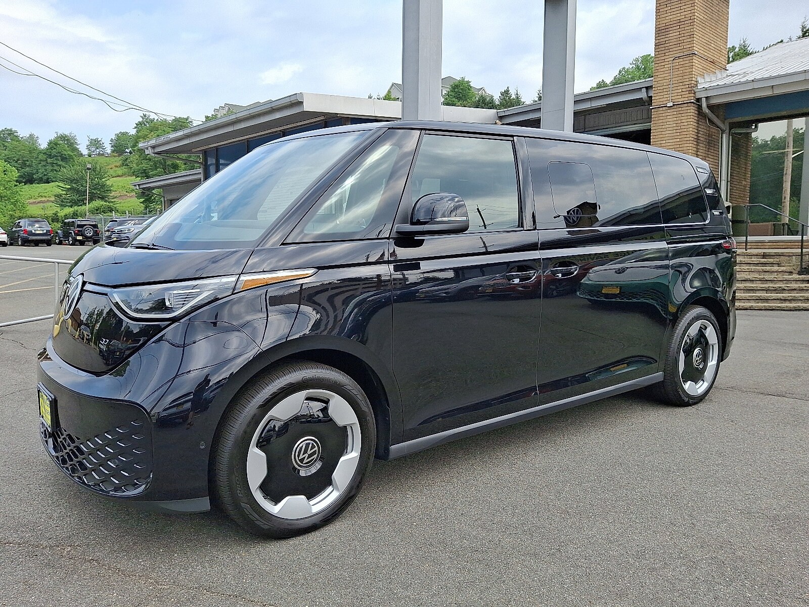 2025 Volkswagen ID. Buzz Pro S photo 2