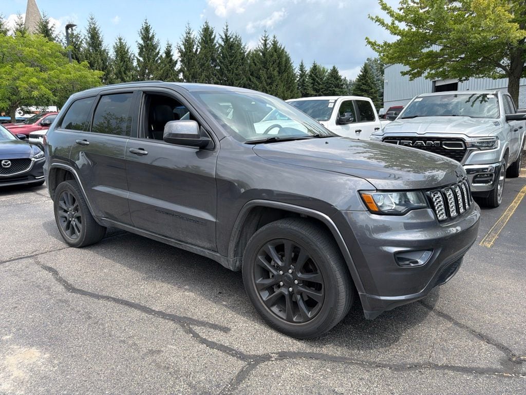 Used 2019 Jeep Grand Cherokee Laredo SUV