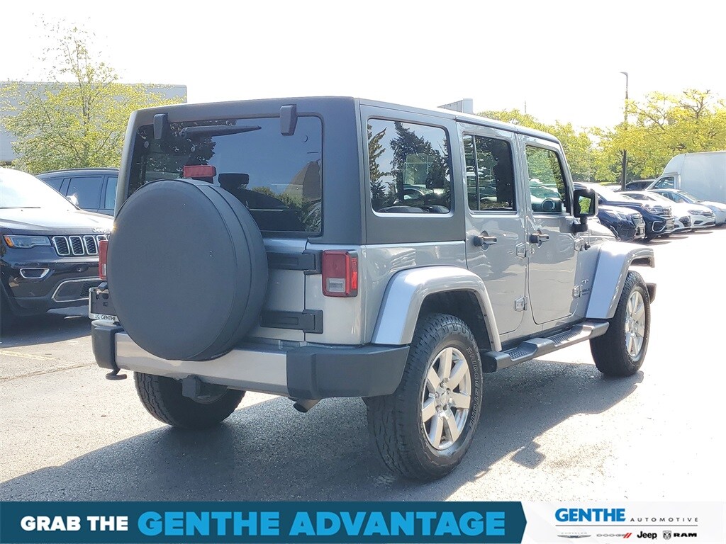 2016 Jeep Wrangler Unlimited Sahara photo 4