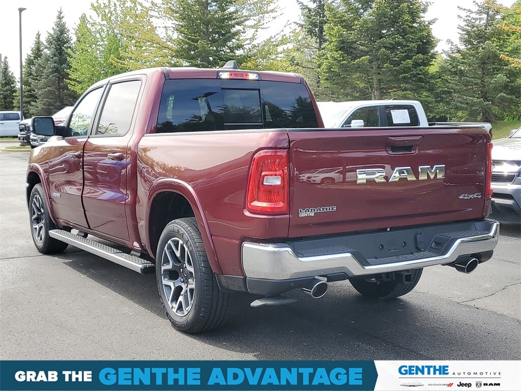 2025 Ram 1500 Laramie photo 3