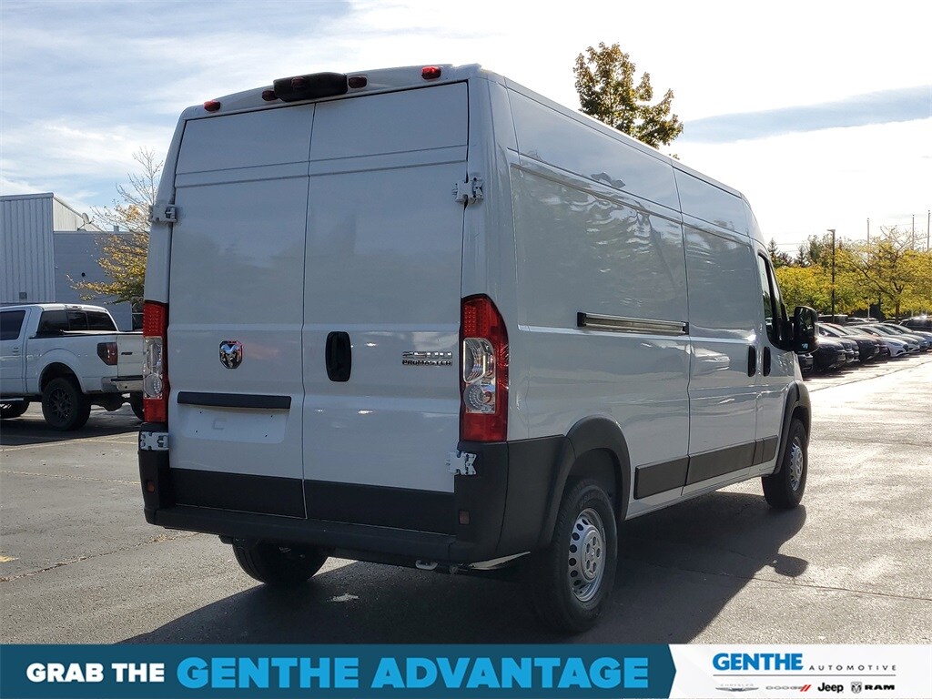 2026 Ram ProMaster 2500 photo 2