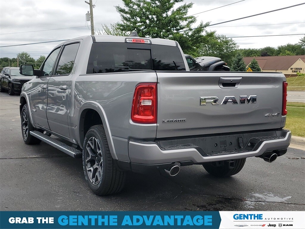 2025 Ram 1500 Laramie photo 3