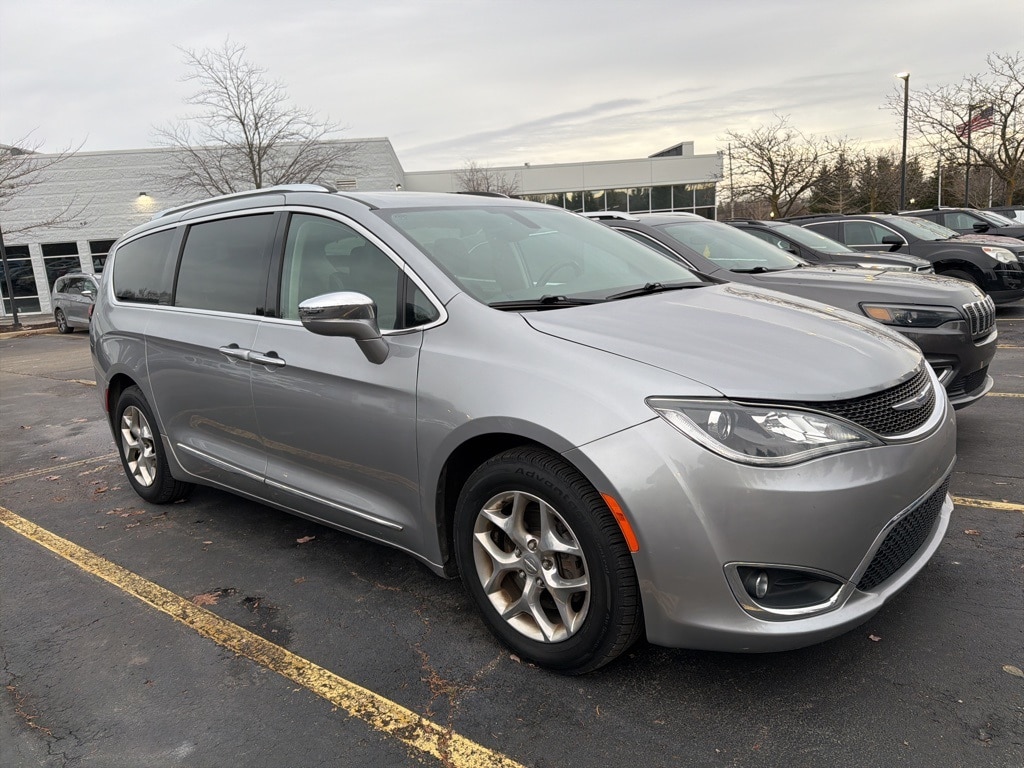 Used 2019 Chrysler Pacifica Limited with VIN 2C4RC1GG9KR644578 for sale in Saline, MI
