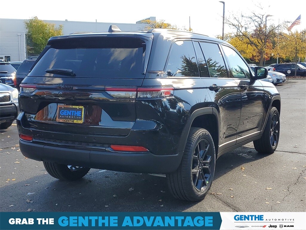 2025 Jeep Grand Cherokee Limited photo 4