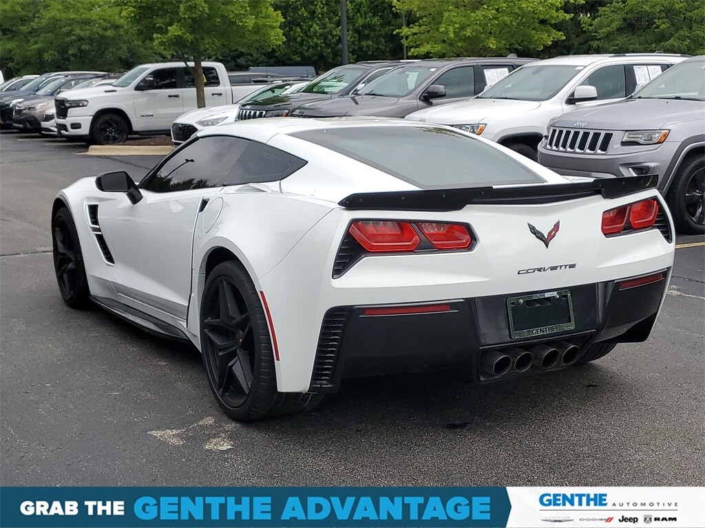 2019 Chevrolet Corvette Grand Sport 2LT photo 2