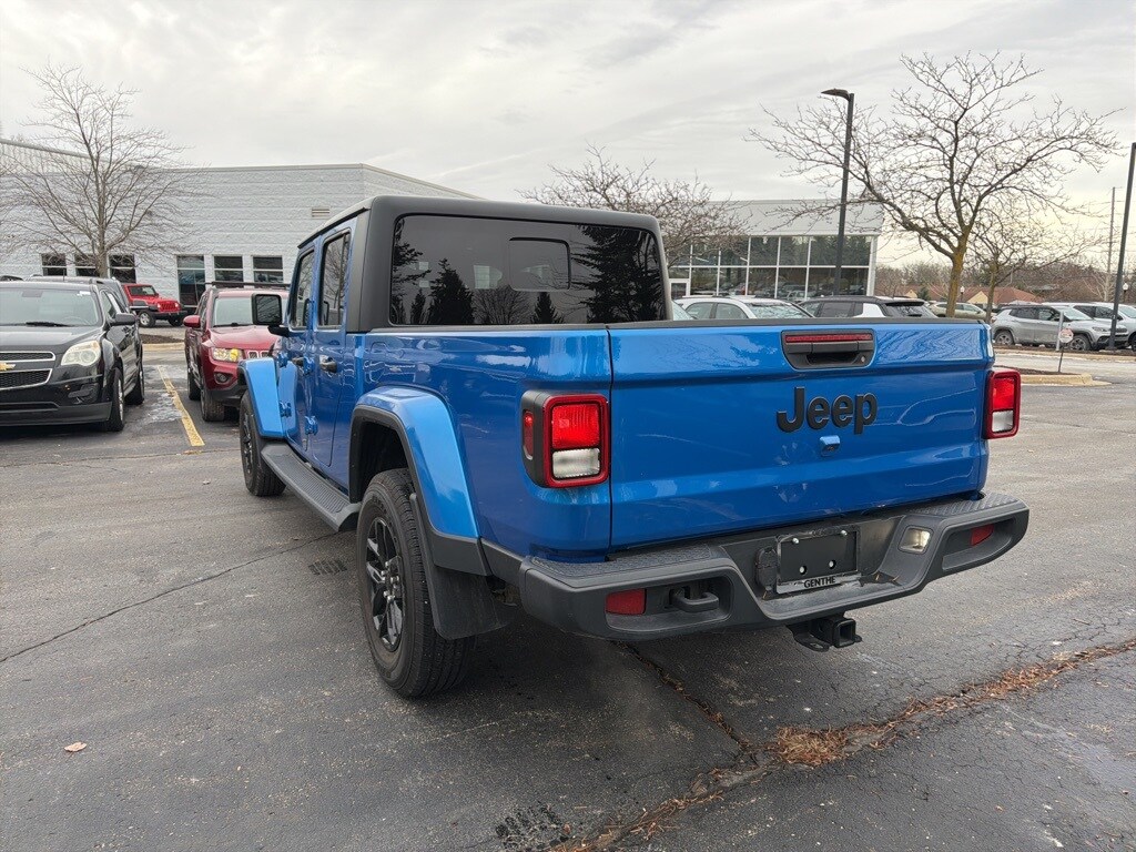 Used 2023 Jeep Gladiator Sport Truck Crew Cab