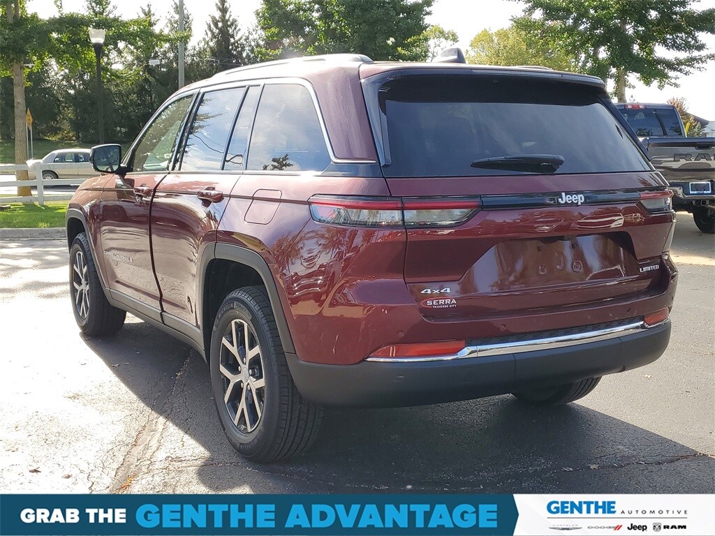 2025 Jeep Grand Cherokee Limited photo 3