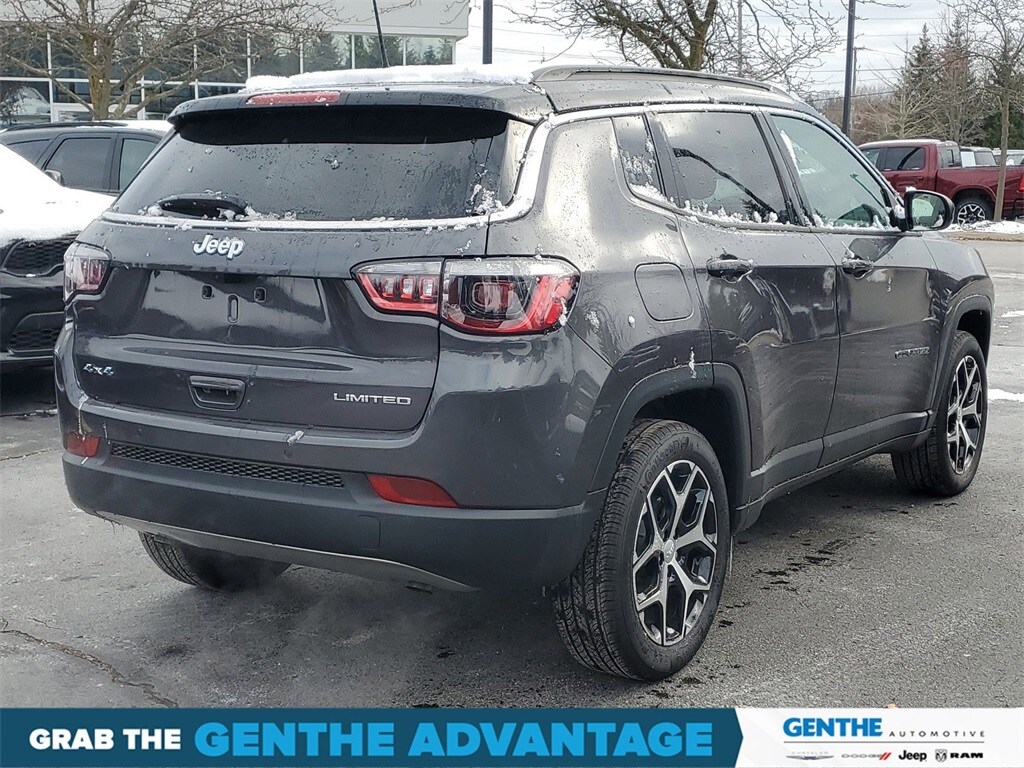 2024 Jeep Compass Limited photo 3