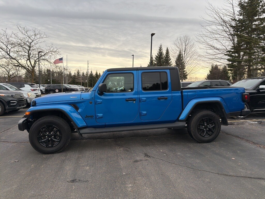 Used 2023 Jeep Gladiator Sport Truck Crew Cab
