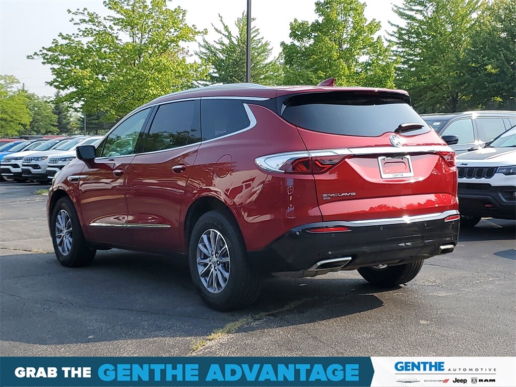 2024 Buick Enclave Premium photo 2