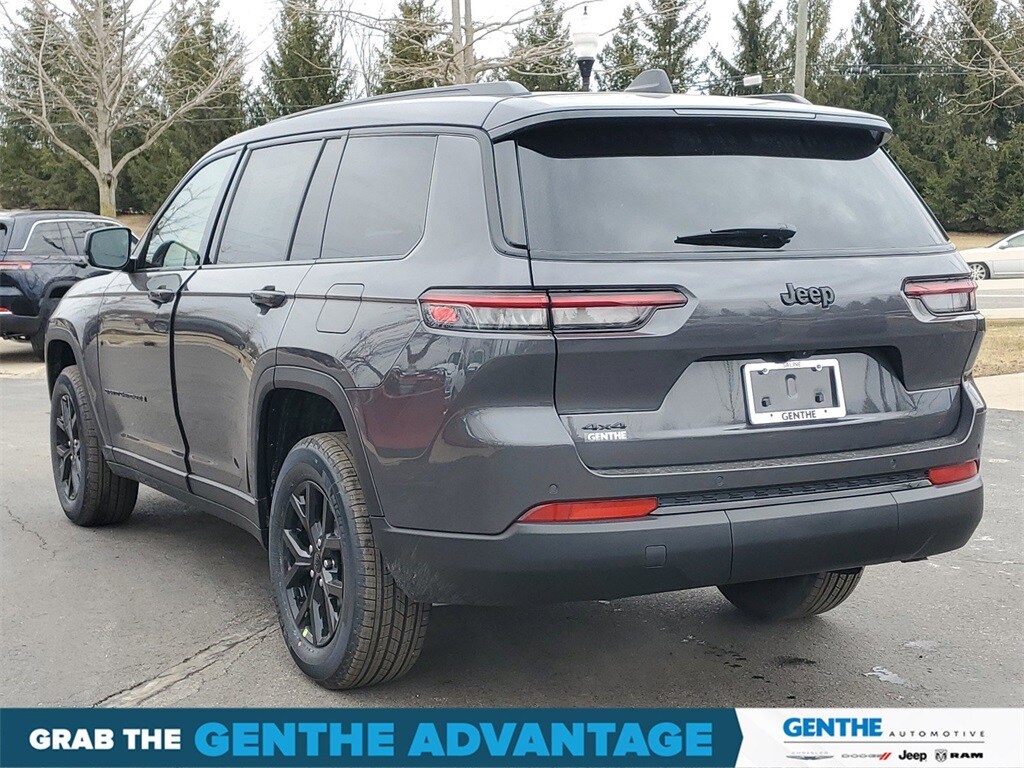 2025 Jeep Grand Cherokee Altitude X photo 2