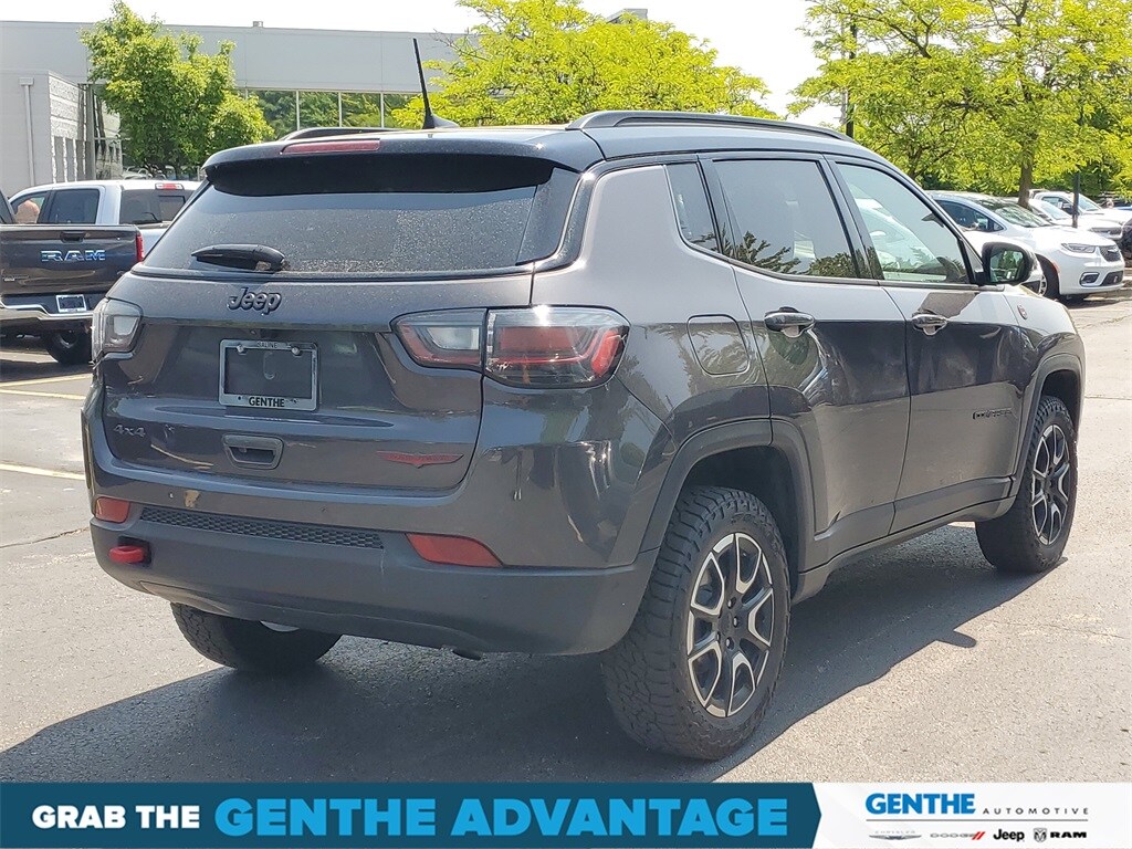 2024 Jeep Compass Trailhawk photo 4