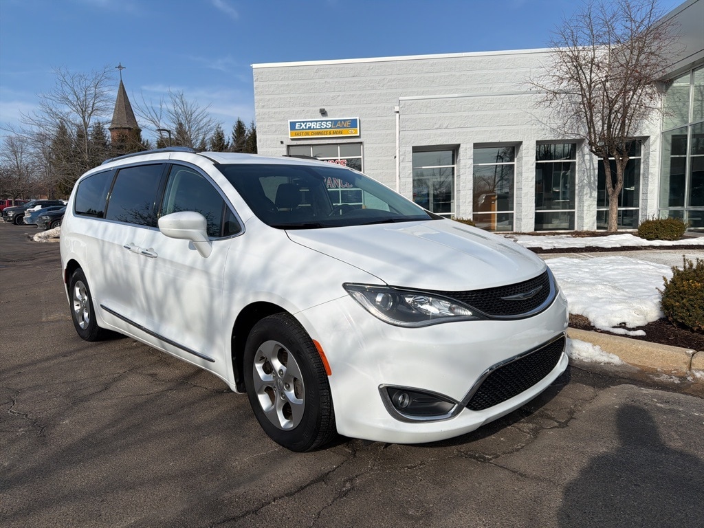 2017 Chrysler Pacifica Touring-L Plus