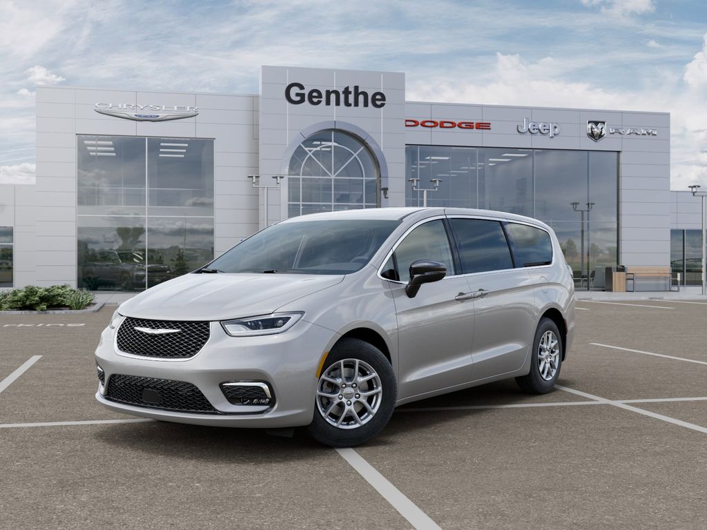 2026 Chrysler Pacifica Select's photo