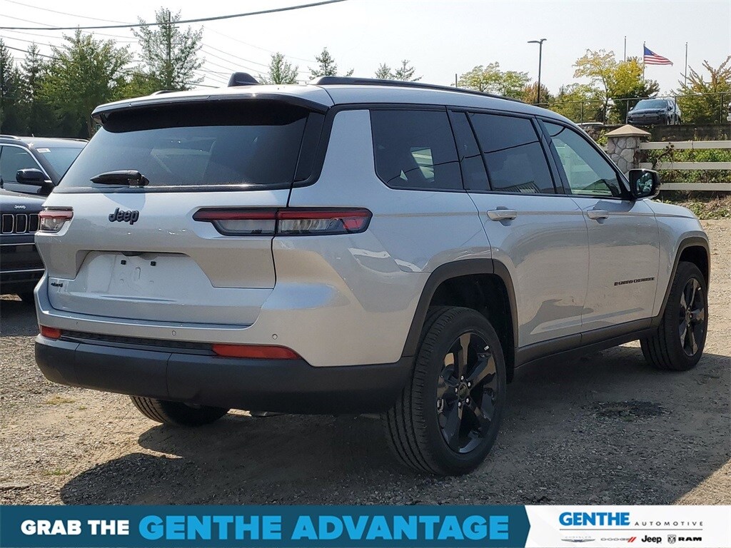 2024 Jeep Grand Cherokee Laredo Altitude X photo 4