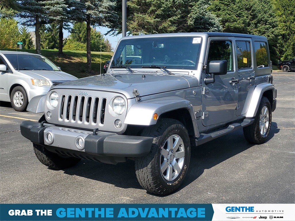 2016 Jeep Wrangler Unlimited Sahara photo 2