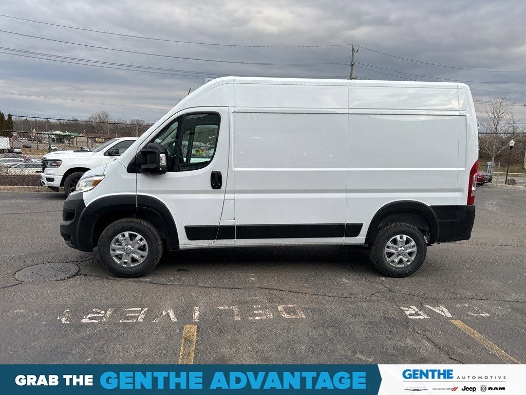 2024 Ram ProMaster 1500 High Roof photo 3
