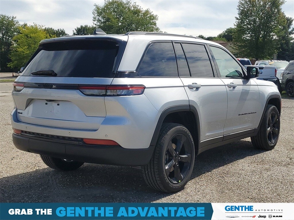 2024 Jeep Grand Cherokee Altitude X photo 3