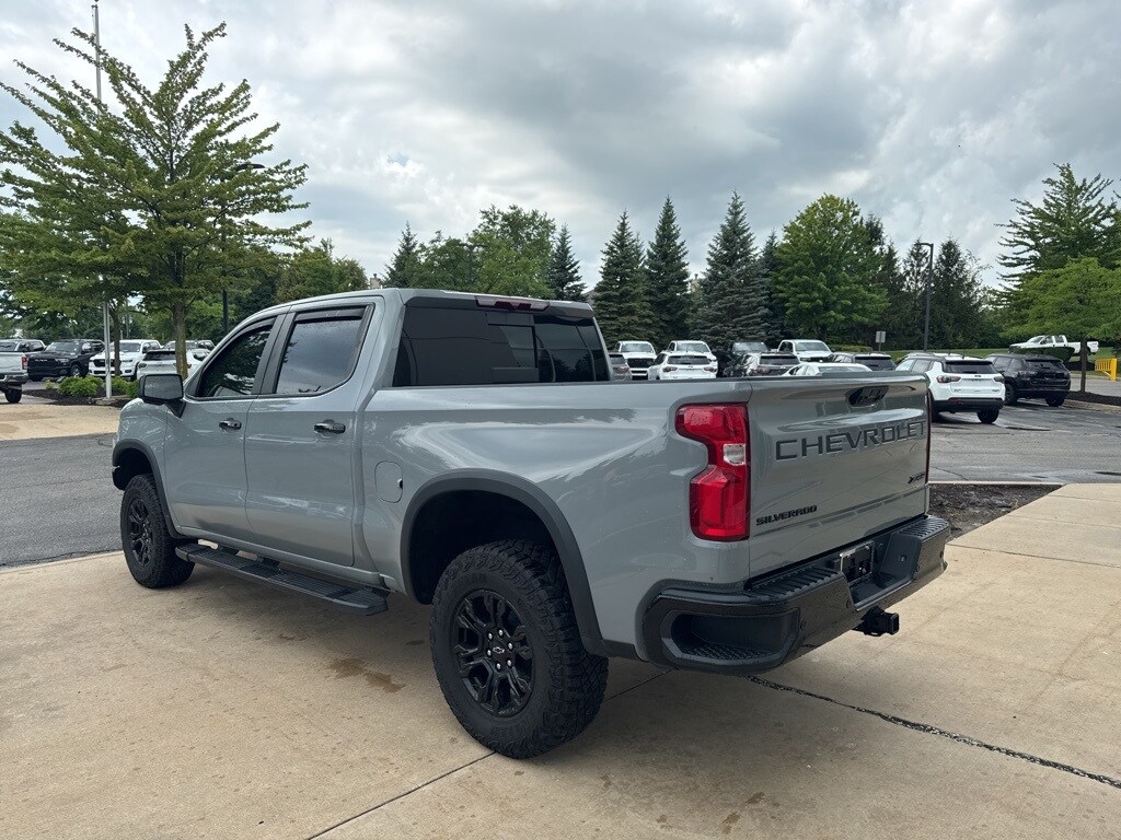 2024 Chevrolet Silverado 1500 ZR2 photo 2
