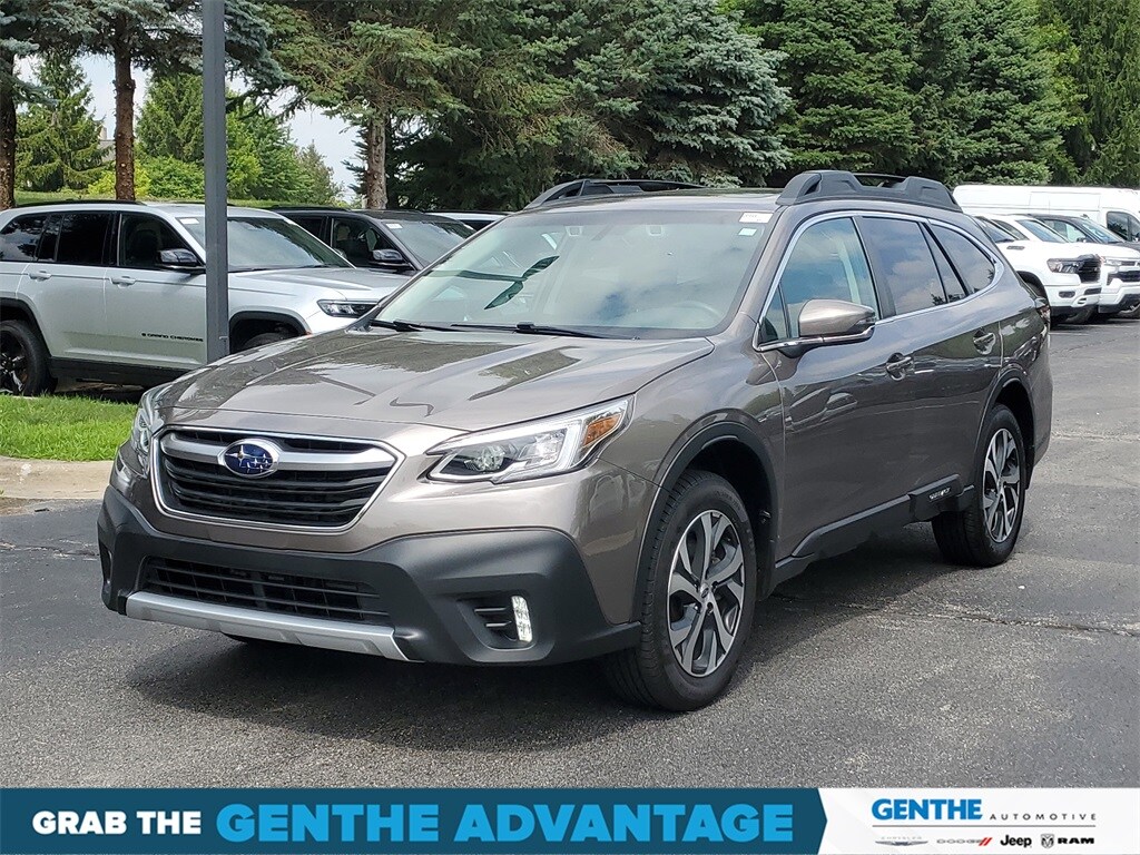 2022 Subaru Outback Limited photo 2