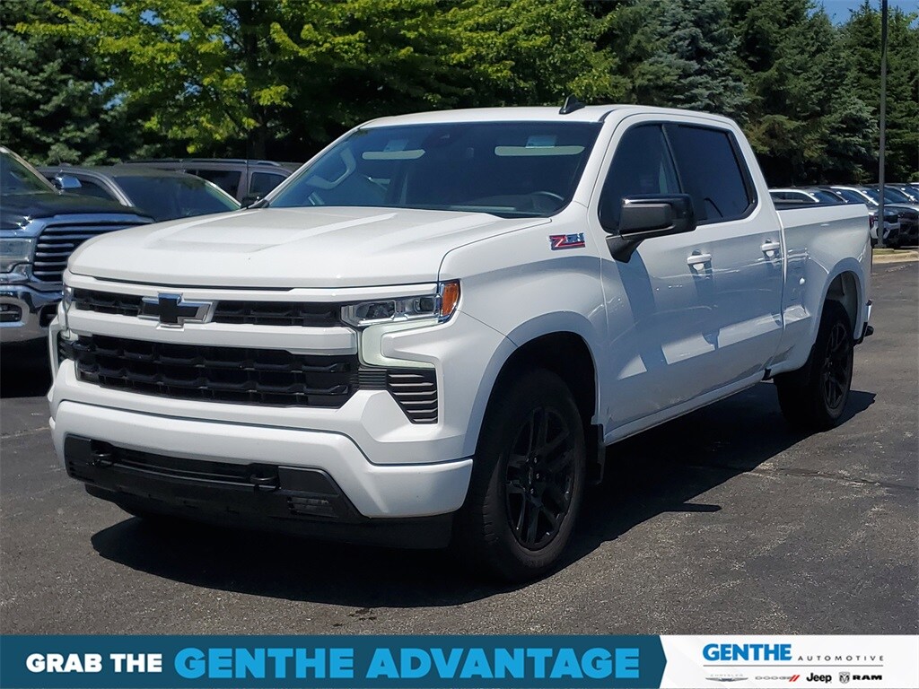 2024 Chevrolet Silverado 1500 RST photo 2