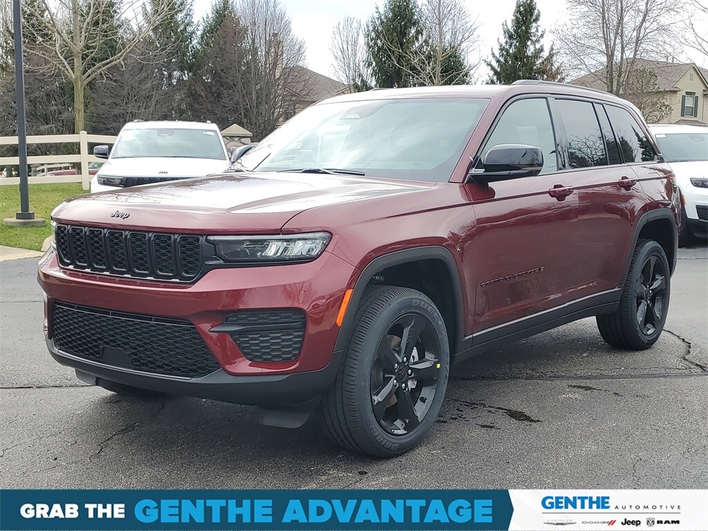 2025 Jeep Grand Cherokee Altitude X photo 2