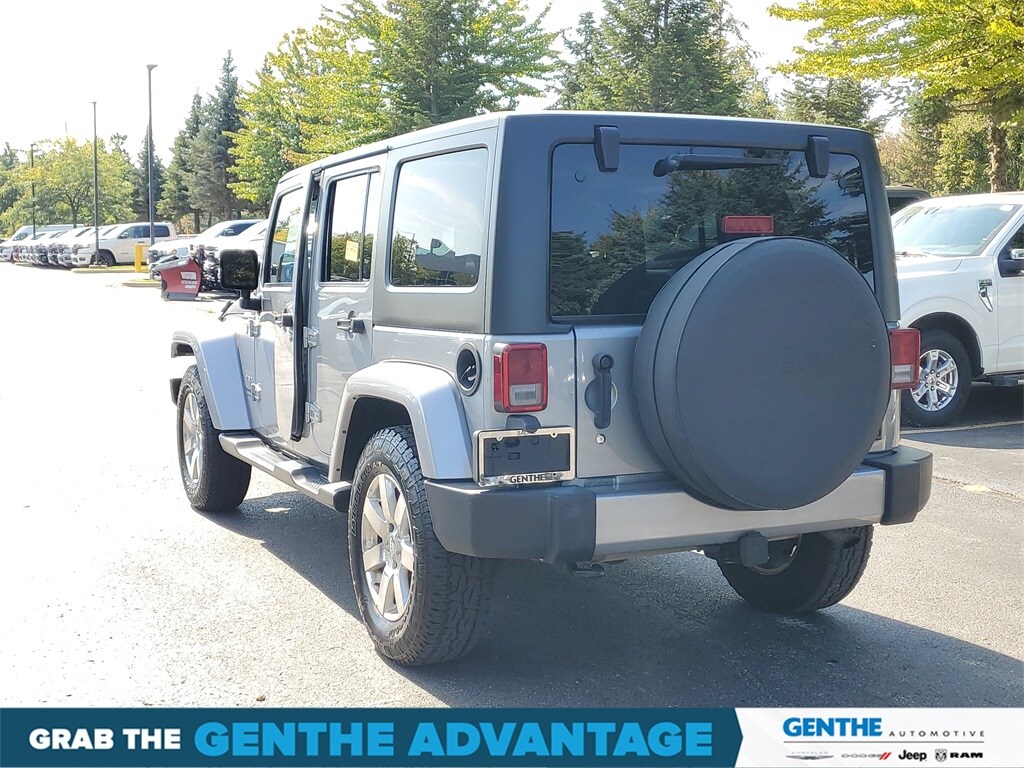 2016 Jeep Wrangler Unlimited Sahara photo 3