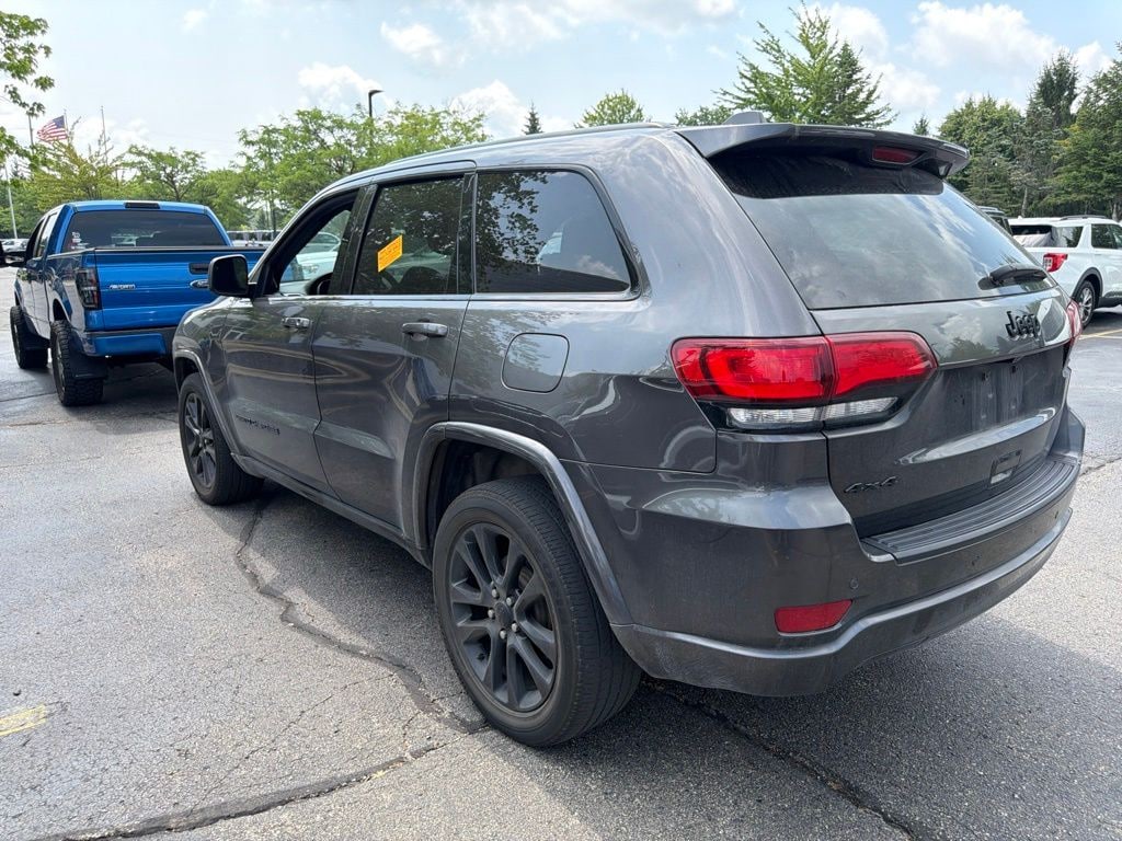 Used 2019 Jeep Grand Cherokee Laredo SUV
