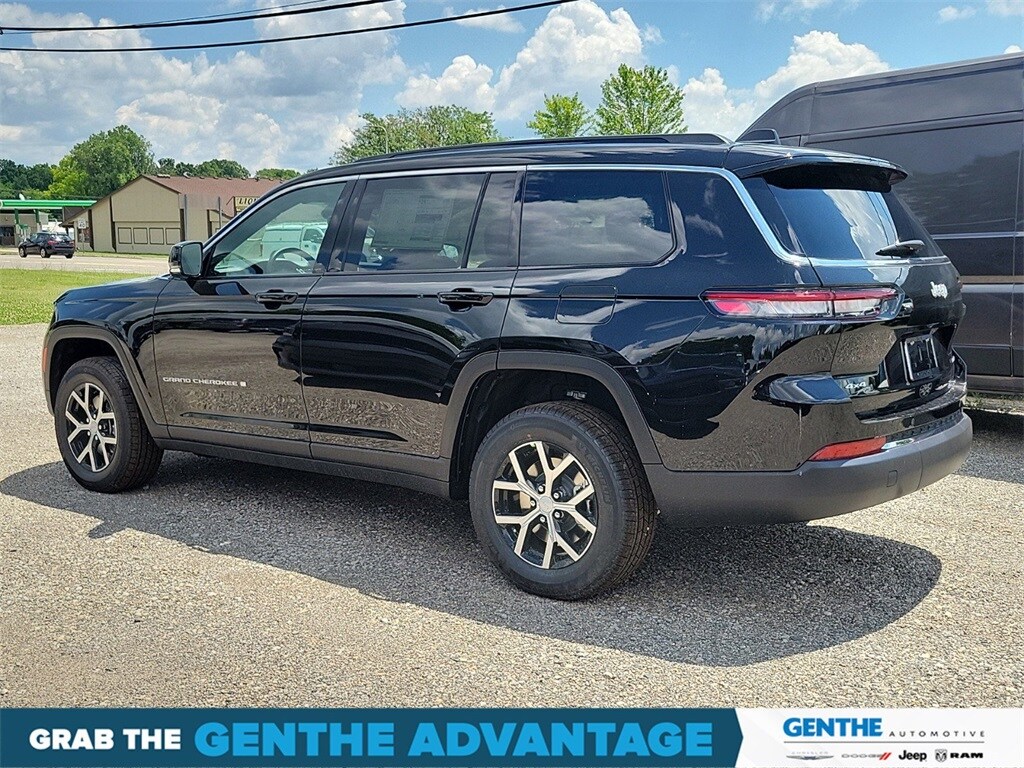 2024 Jeep Grand Cherokee Limited photo 3