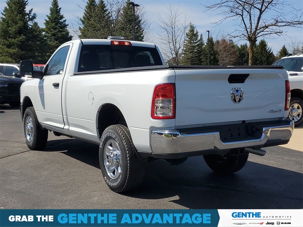 2023 Ram 2500 Tradesman photo 3