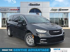 2026 Chrysler Pacifica Select Passenger Van