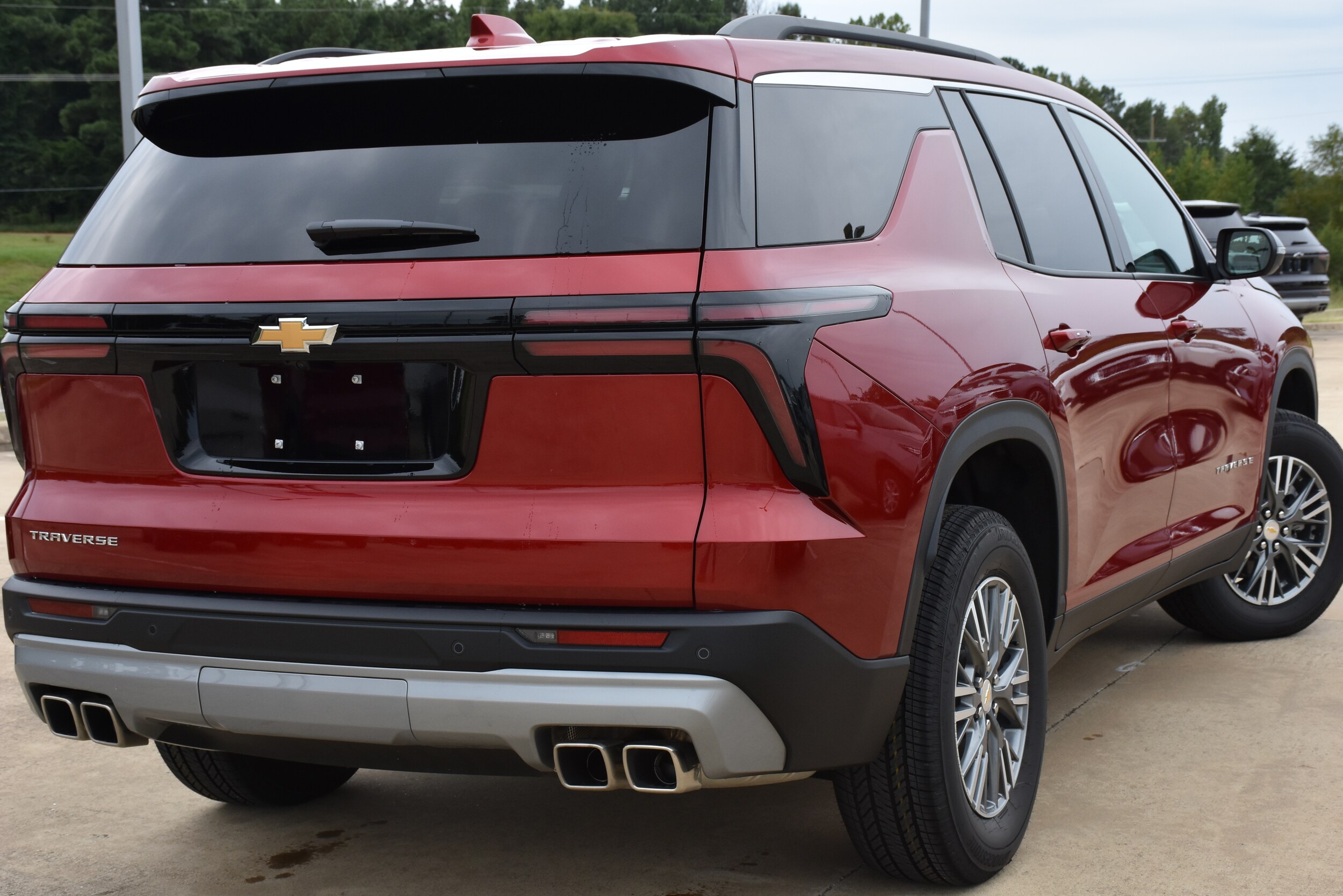 2025 Chevrolet Traverse photo 4