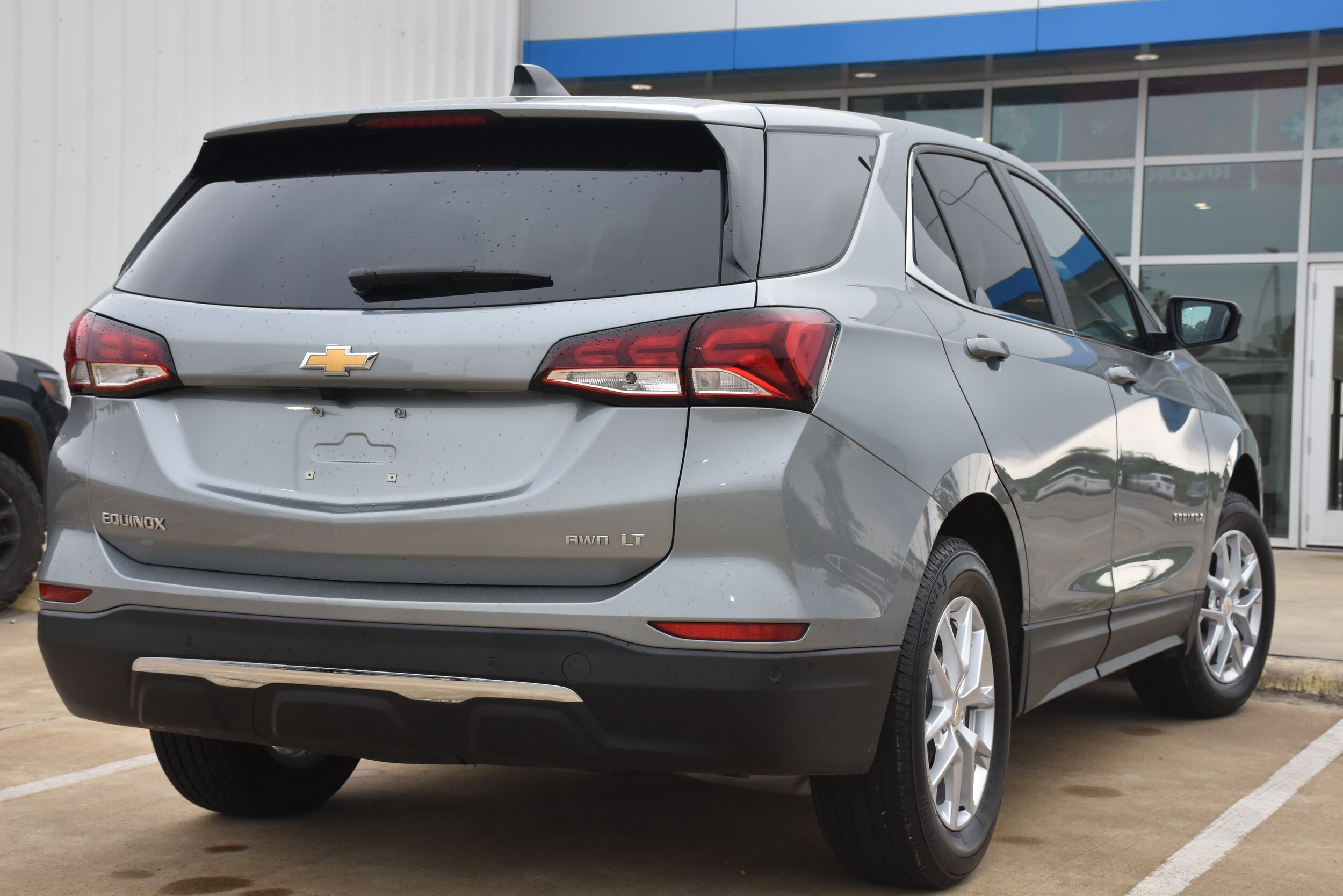 2023 Chevrolet Equinox LT photo 4