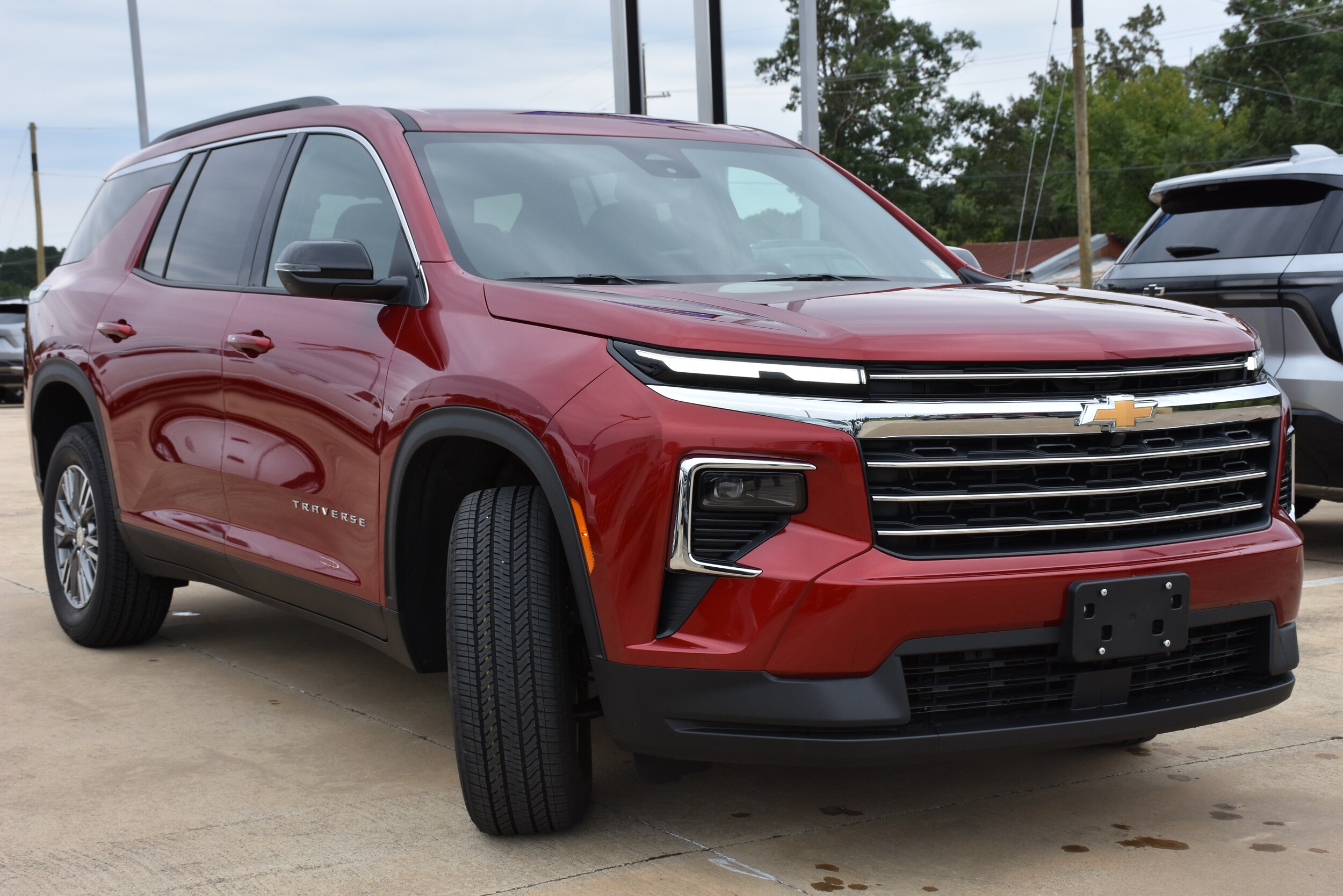 2025 Chevrolet Traverse photo 3