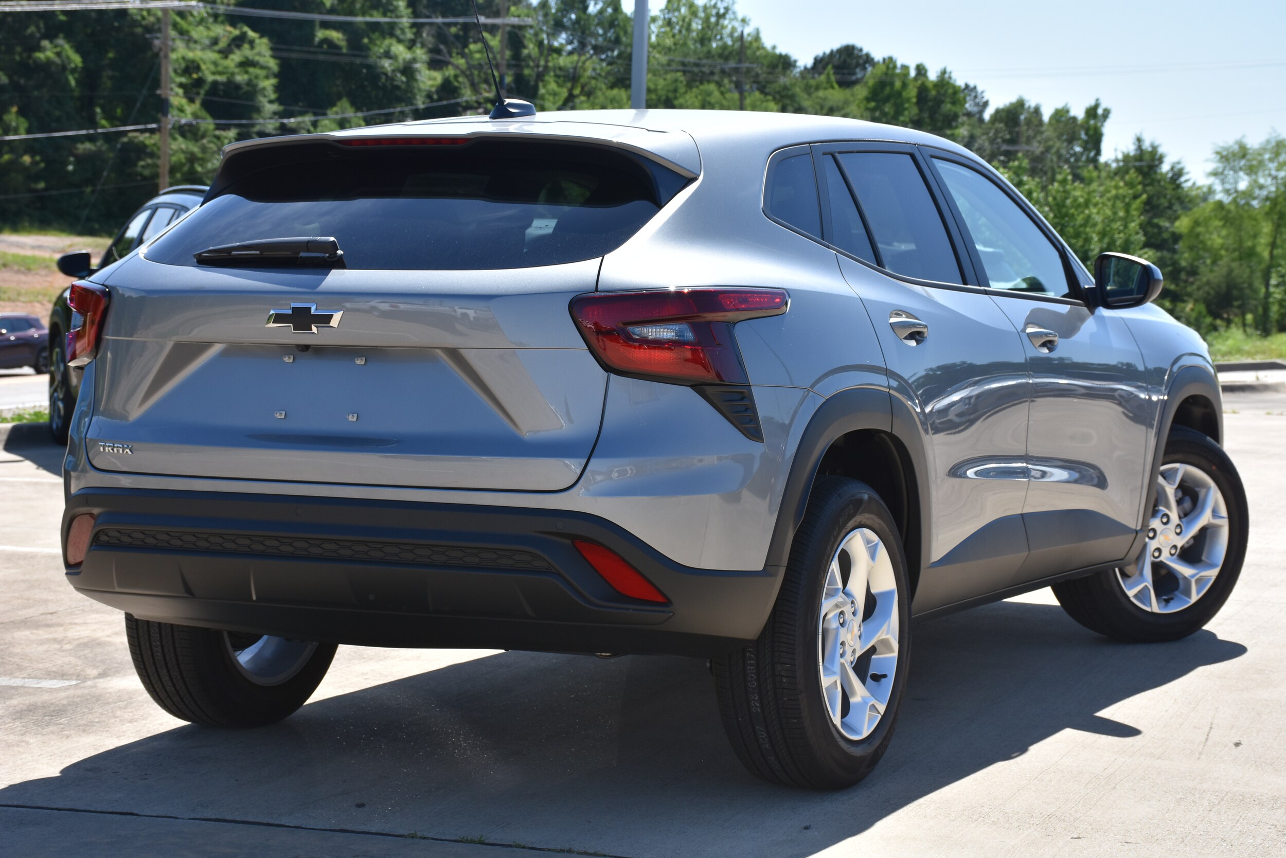 2025 Chevrolet Trax LS photo 4
