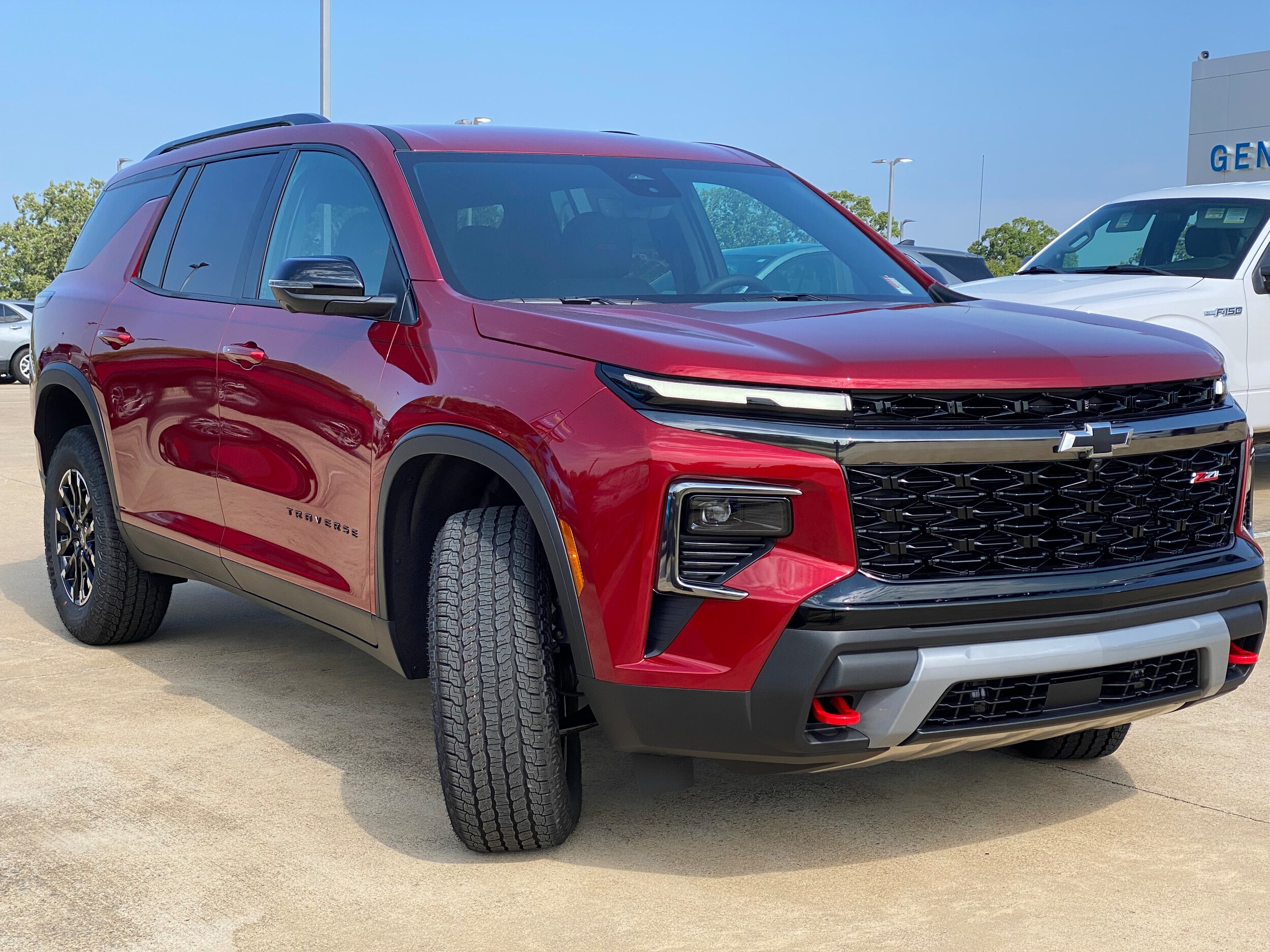 2026 Chevrolet Traverse Z71 photo 2