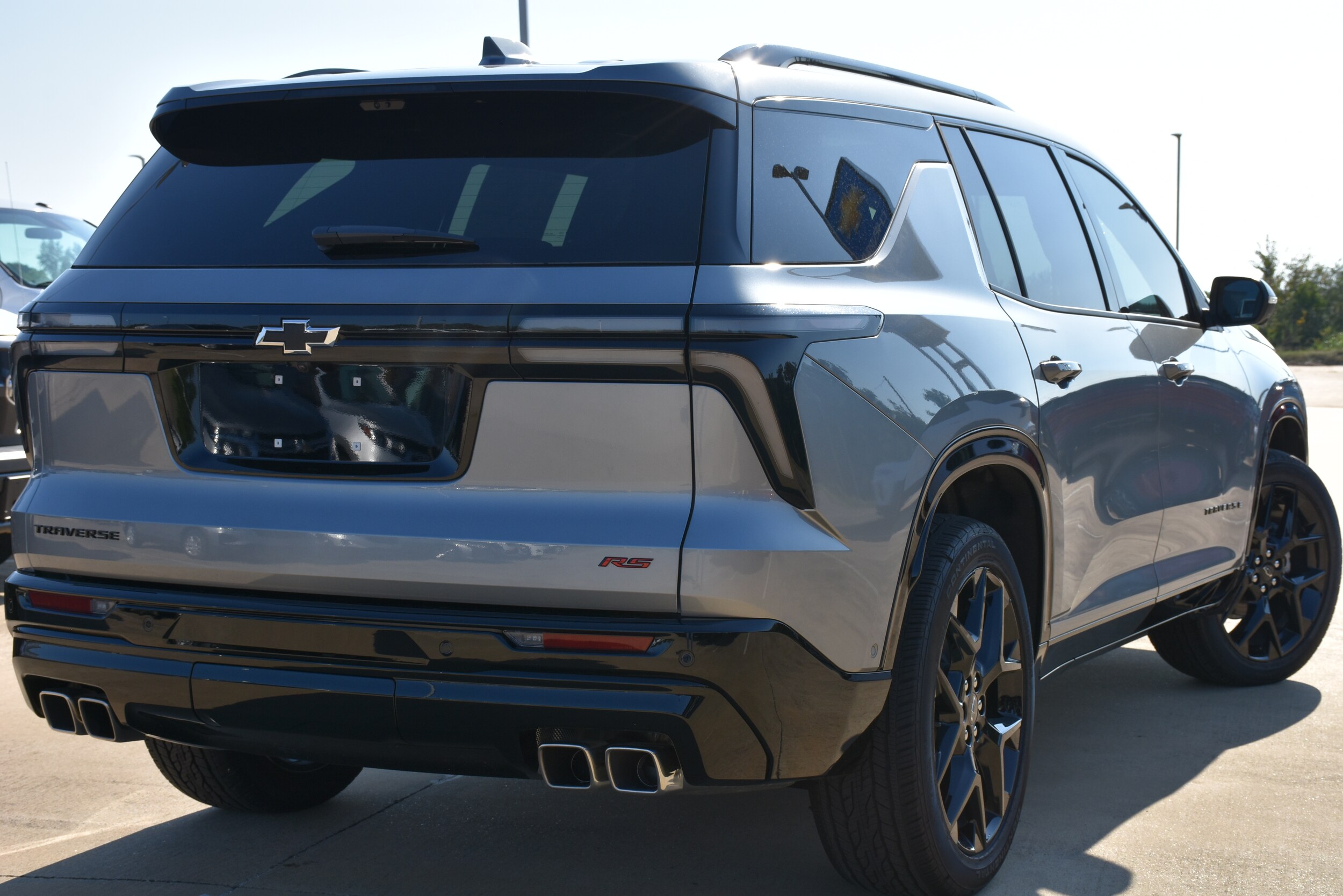 2025 Chevrolet Traverse RS photo 4