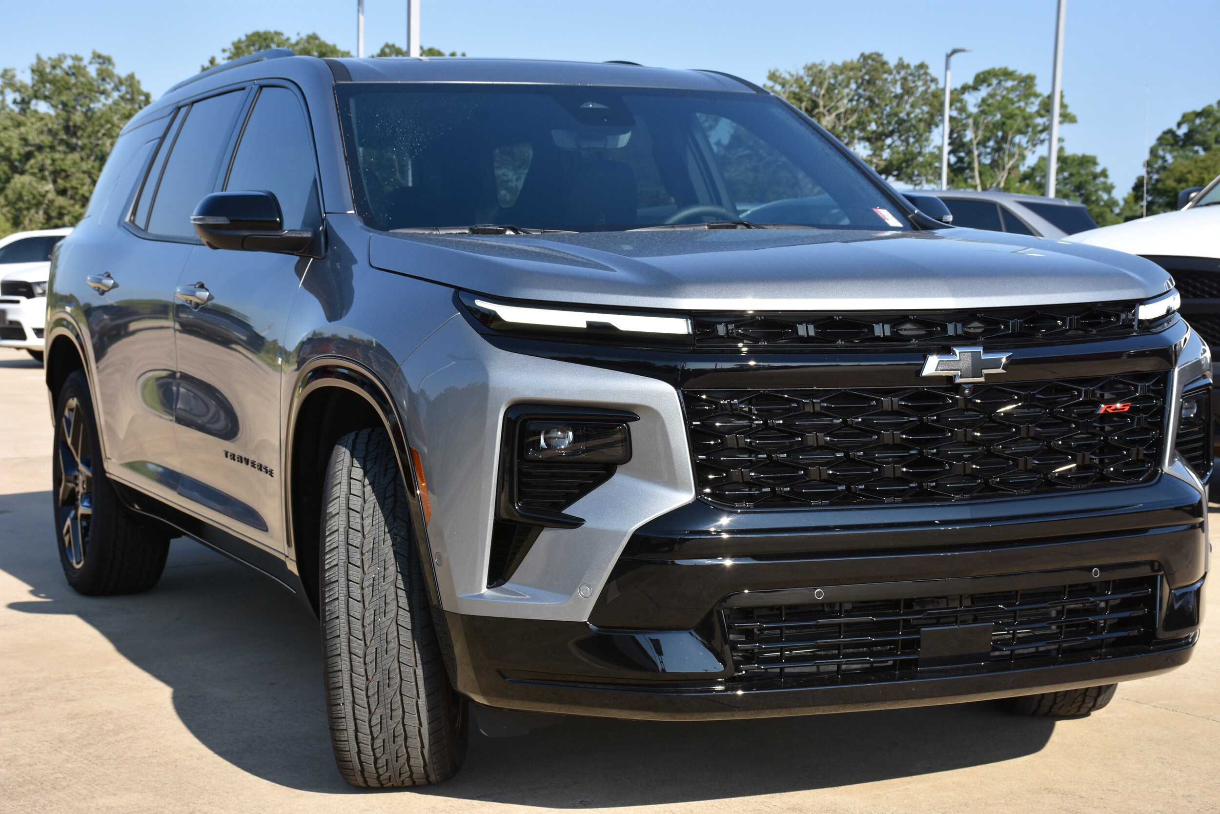 2025 Chevrolet Traverse RS photo 3