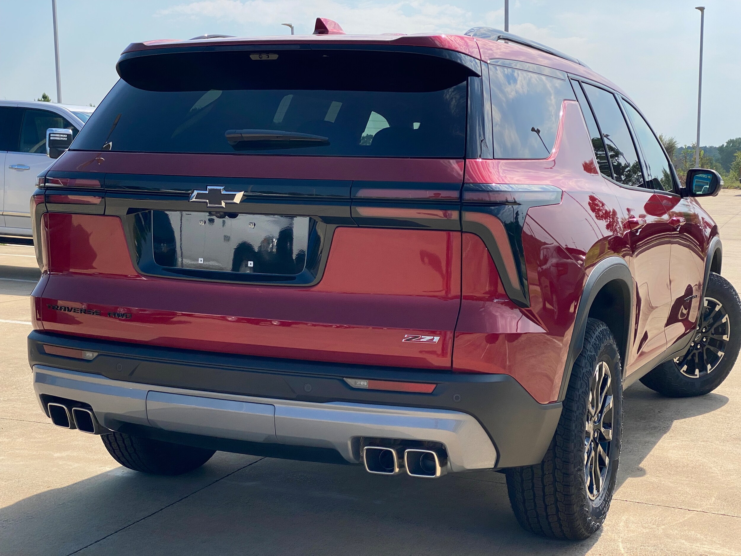 2026 Chevrolet Traverse Z71 photo 3