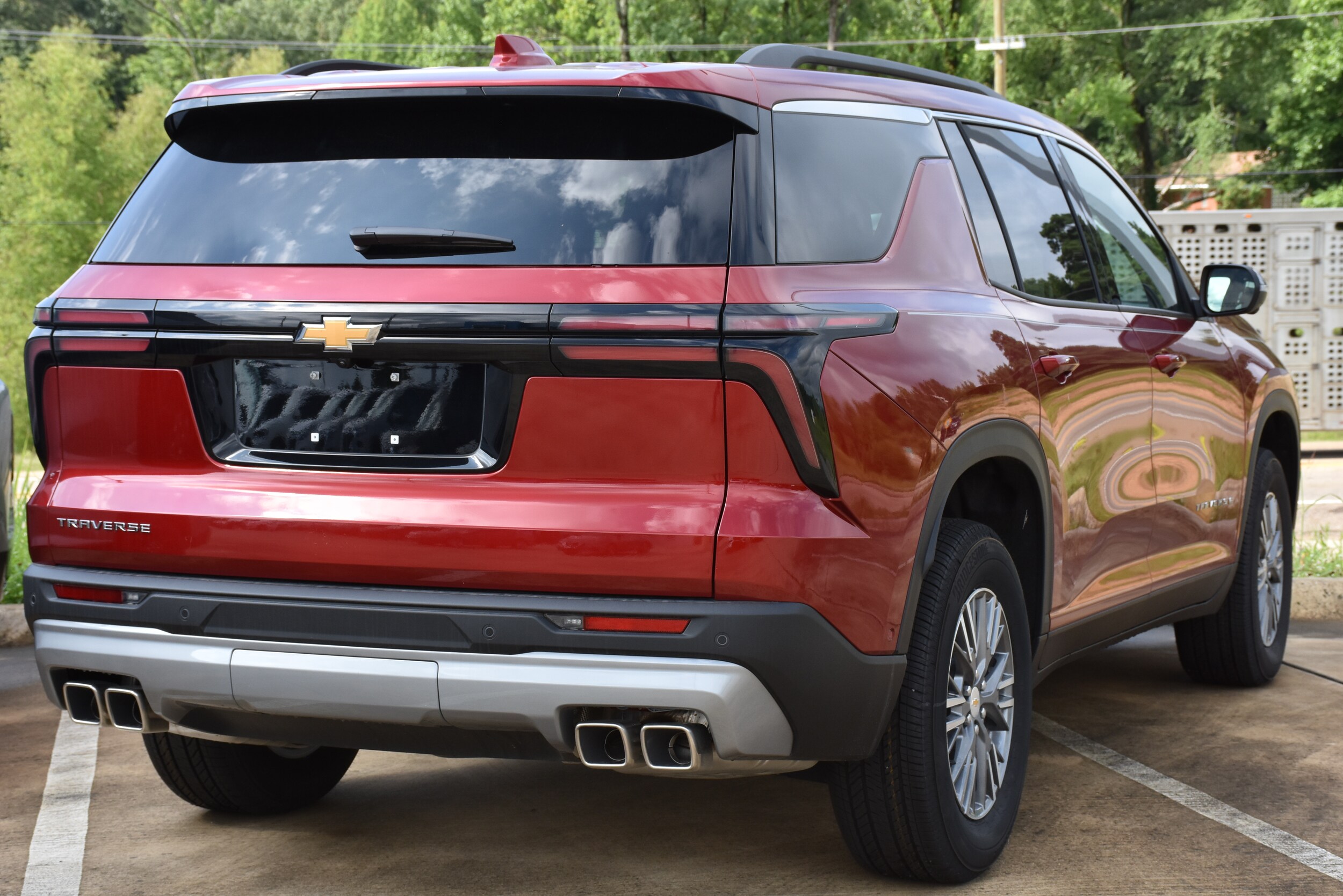 2025 Chevrolet Traverse photo 4